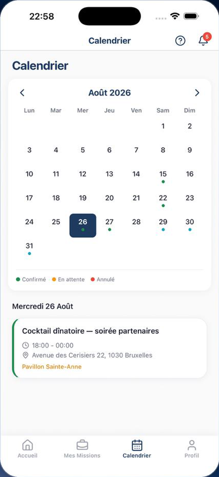 Écran calendrier : le mois avec une pastille de statut par jour.